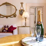 Sant\'Ivo Apartments
